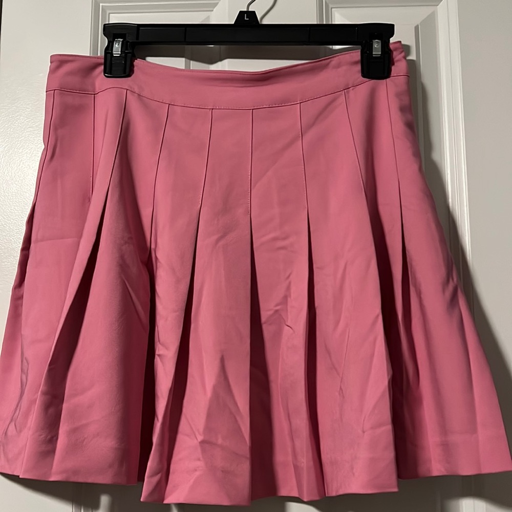 Pink pleated skirt